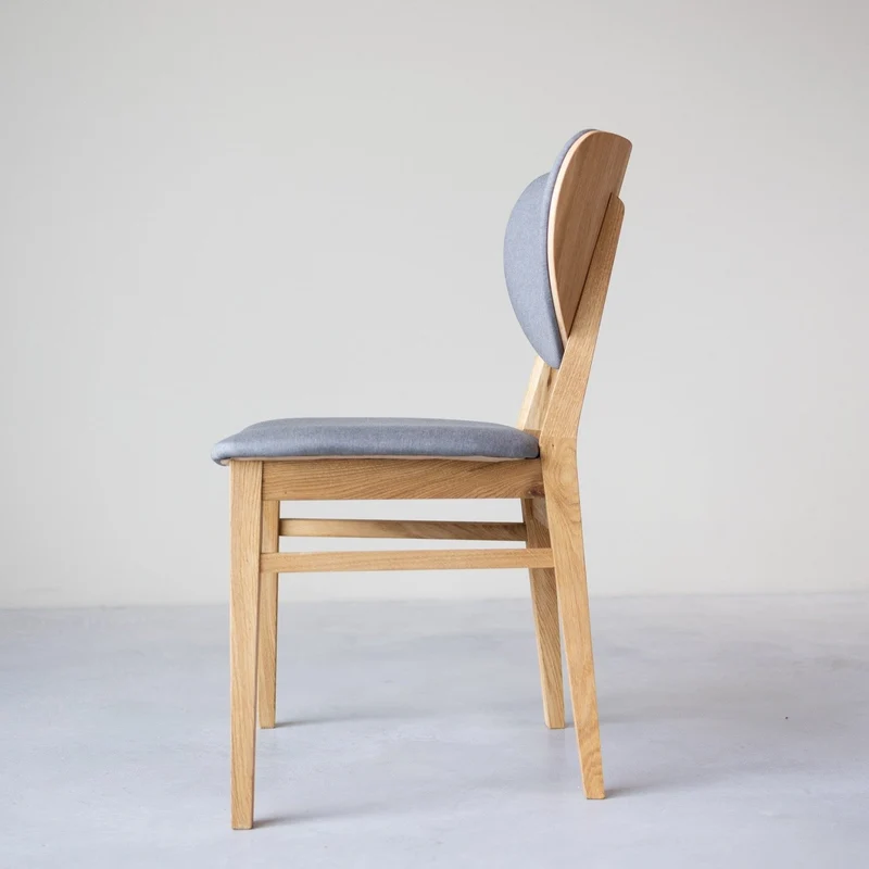 Chaise de salle à manger en bois massif de chêne Nova, revêtement en tissu Gris Nordique/Beige – Lot de 2 ou 4 chaises - NordicStory