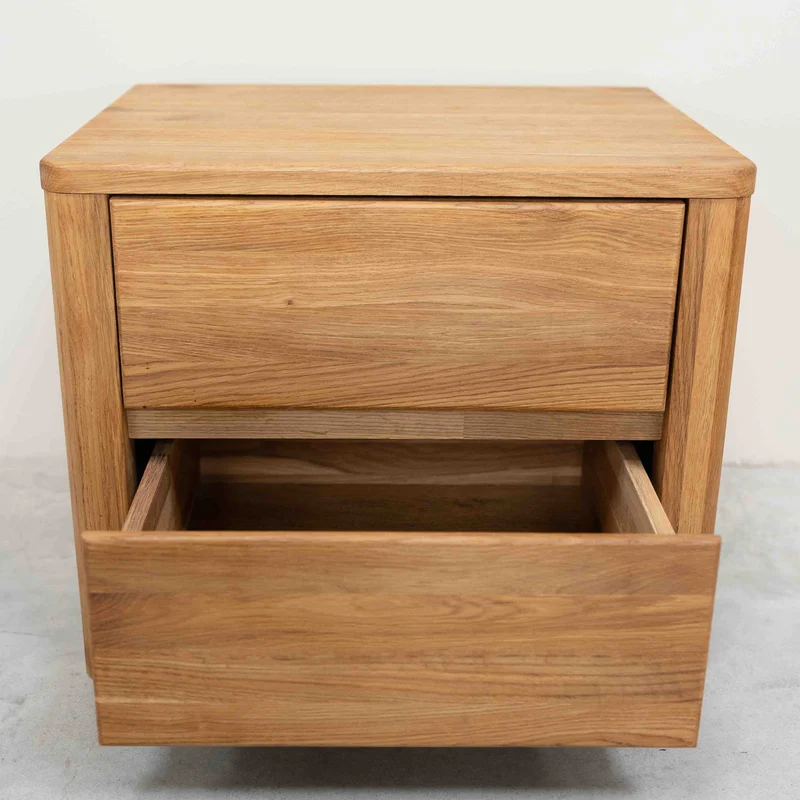 Table de chevet en bois massif de chêne Elsa - NordicStory