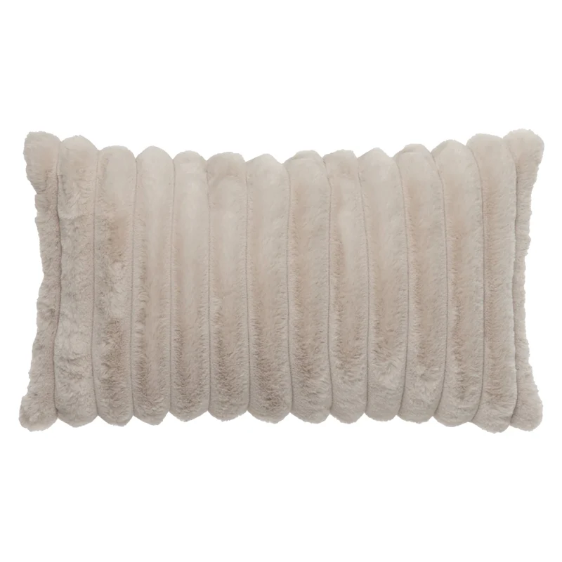 Coussin 12 x 20 po en fausse fourrure - Raya