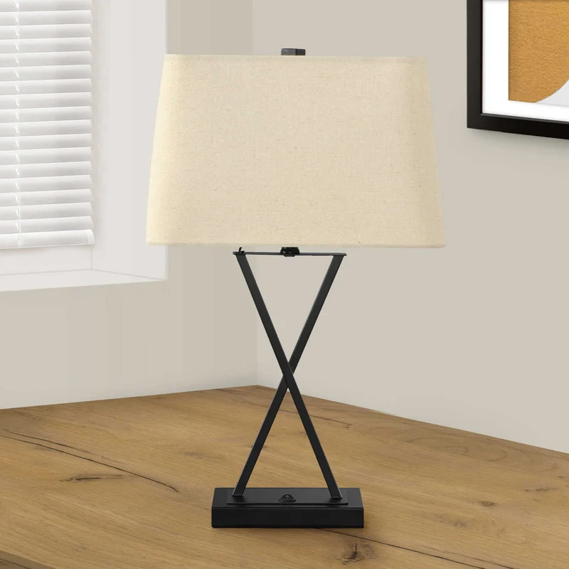 Lampe de table en métal noir avec port USB intégré 25 po - I 9638
