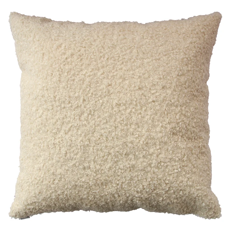 Coussin 22 x 22 po en fausse fourrure bouclée - Brodie