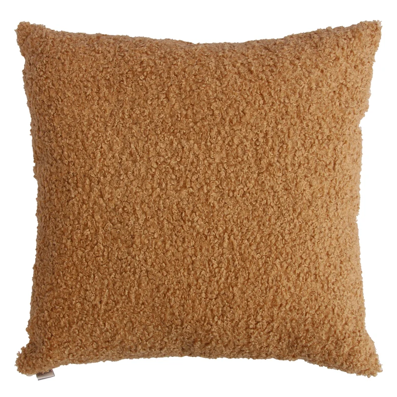 Coussin 22 x 22 po en fausse fourrure bouclée - Brodie