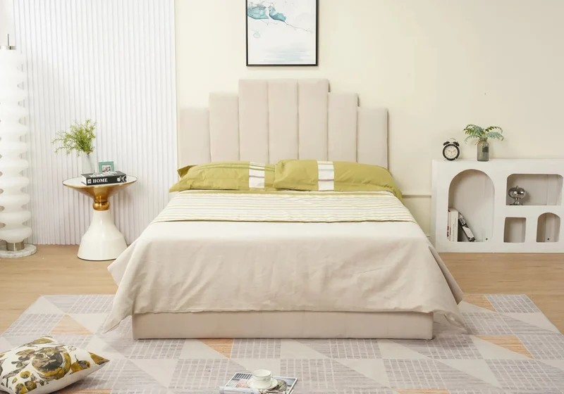 Lit capitonné en velours beige - Marla