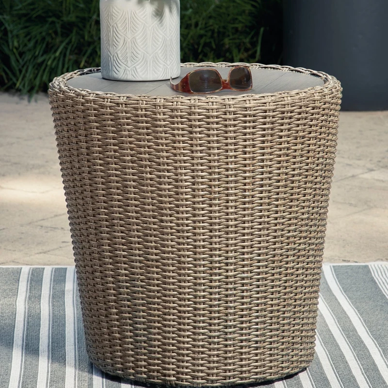 Table de bout extérieure en aluminium et en osier brun - Danson