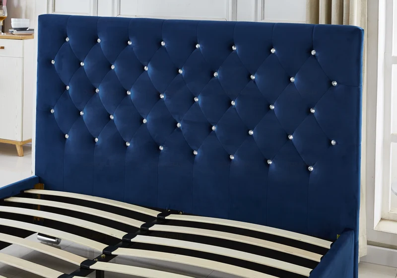 Lit double capitonné en velours bleu avec strass - Anis