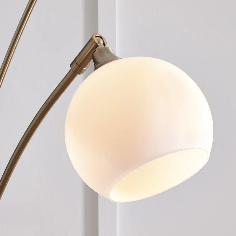 Lampe sur pied arquée en métal doré et marbre blanc 95 po. - Taliya