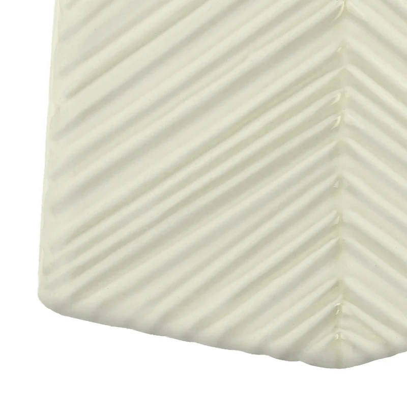 Lampe de table en céramique blanche à lignes géométriques 29 po - I 9614