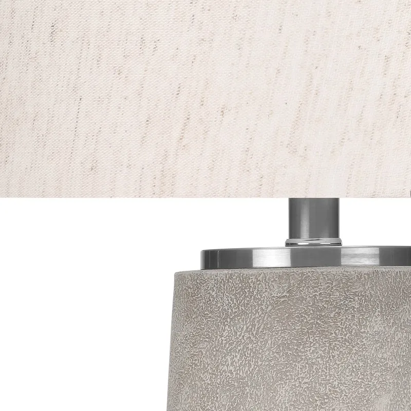Lampe de table en résine grise texturée 29 po - I 9712