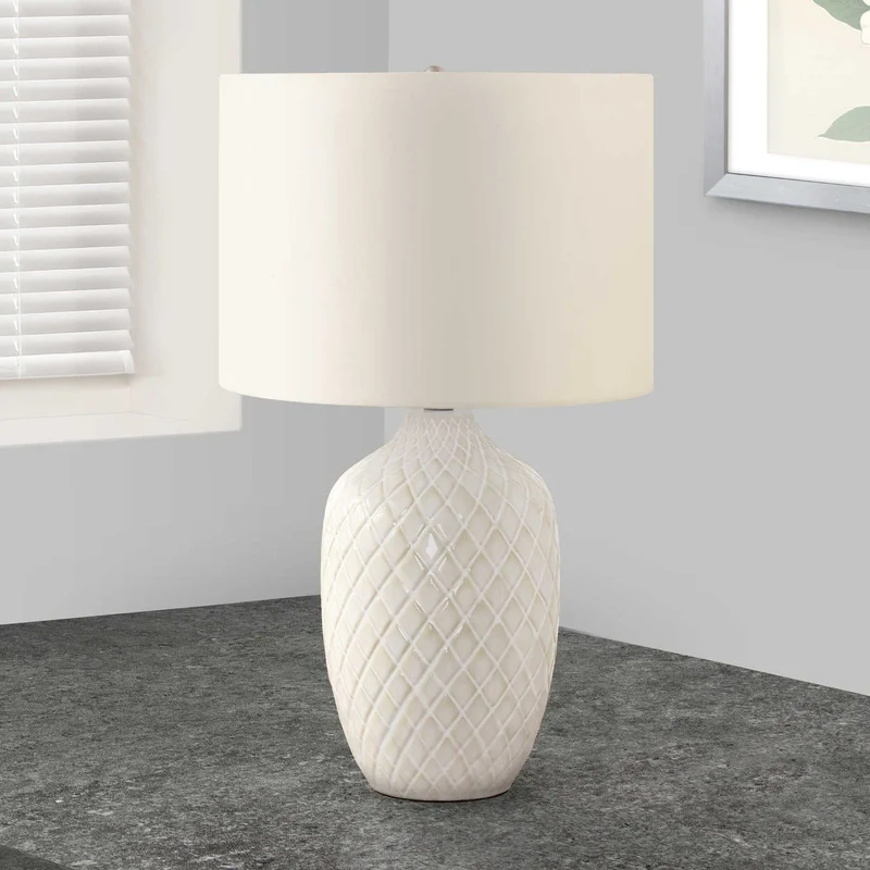 Lampe de table en céramique crème à effet diamant 25 po - I 9707