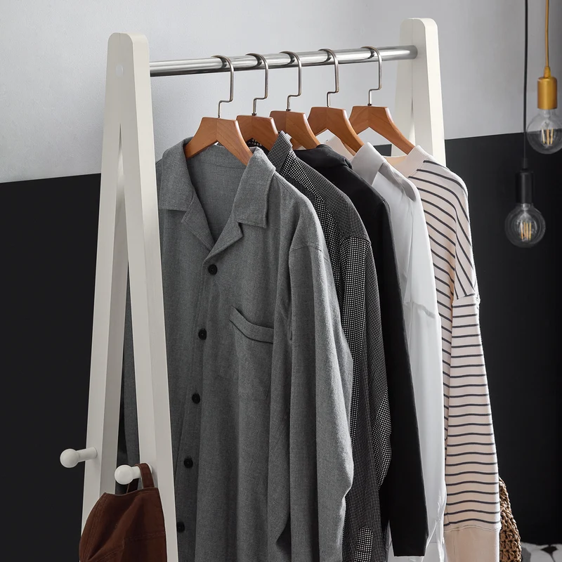SoBuy FRG59-W Porte-Vêtement en Bois Penderie à Vêtement Porte-Manteau avec Deux Étagères