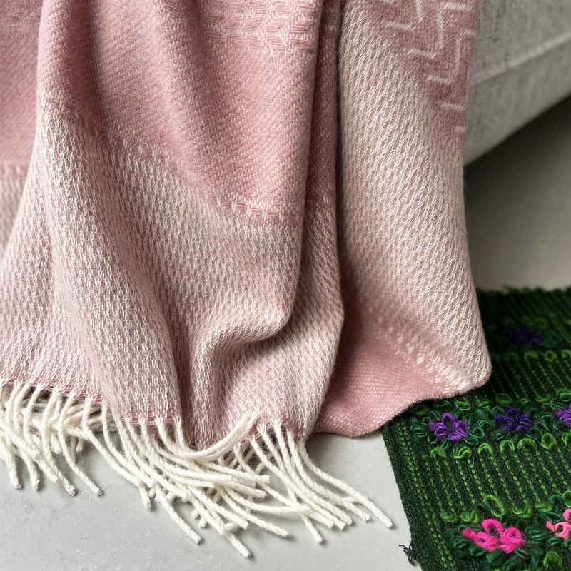 Plaid en laine rose et blanc