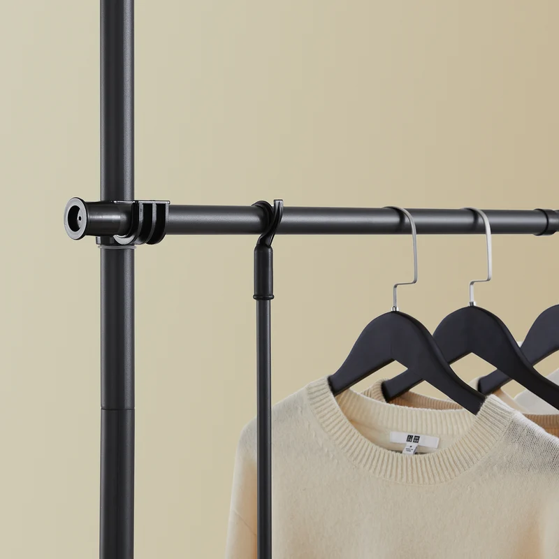 SoBuy FRG34-II-SCH Dressing télescopique sans perçage 124–226 cm avec tringles et étagères – Penderie ouverte noire
