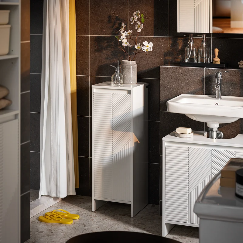 SoBuy BZR154-W Petit Meuble Salle de Bain avec Panier à Linge – Meuble WC Rangement 30x30x87 cm avec Porte Abattante, Design Moderne Blanc, Idéal pour Buanderie