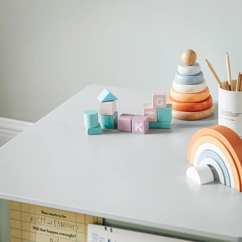 SoBuy KMB88-HG Ensemble Table Enfant avec 2 Chaises Enfants, Bureau Enfant avec 2 étagères à Livres latérales, Gris Clair et Vert Clair