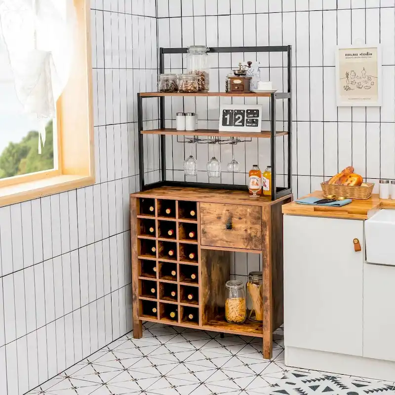 Étagère de cuisine style boulanger avec casier à vin et support à verres