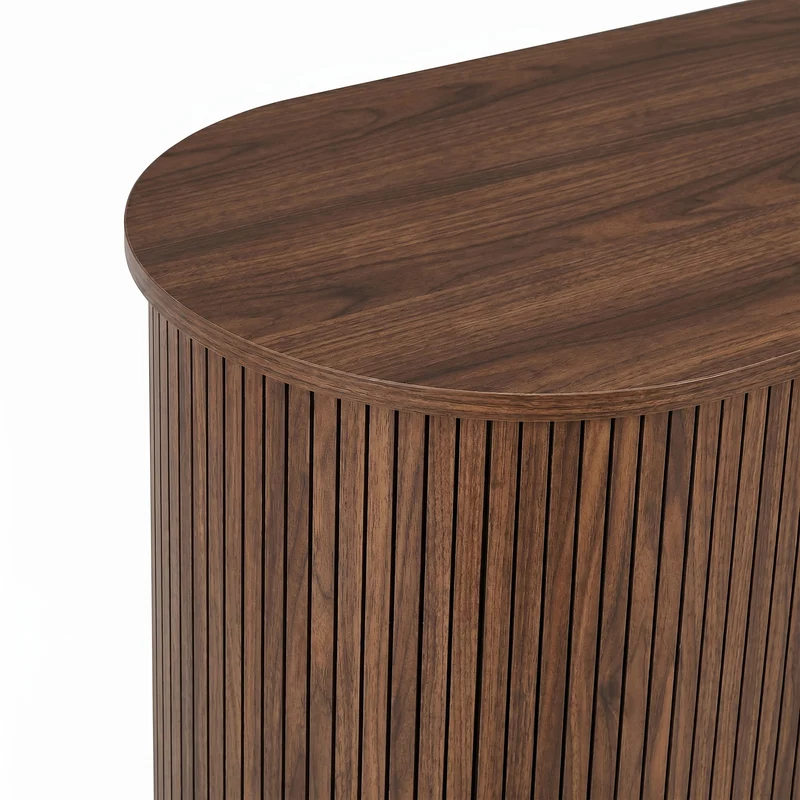 Buffet effet noyer avec portes coulissantes 3 tiroirs, design arrondi à rainures verticales accents dorés MINIMALISTCONTAINERA