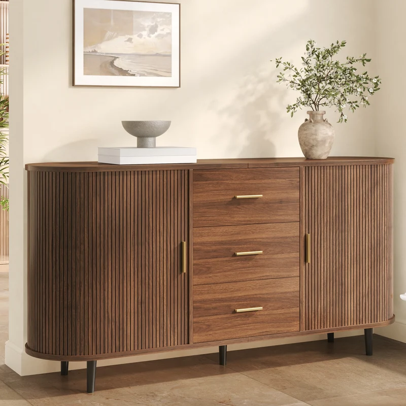 Buffet effet noyer avec portes coulissantes 3 tiroirs, design arrondi à rainures verticales accents dorés MINIMALISTCONTAINERA
