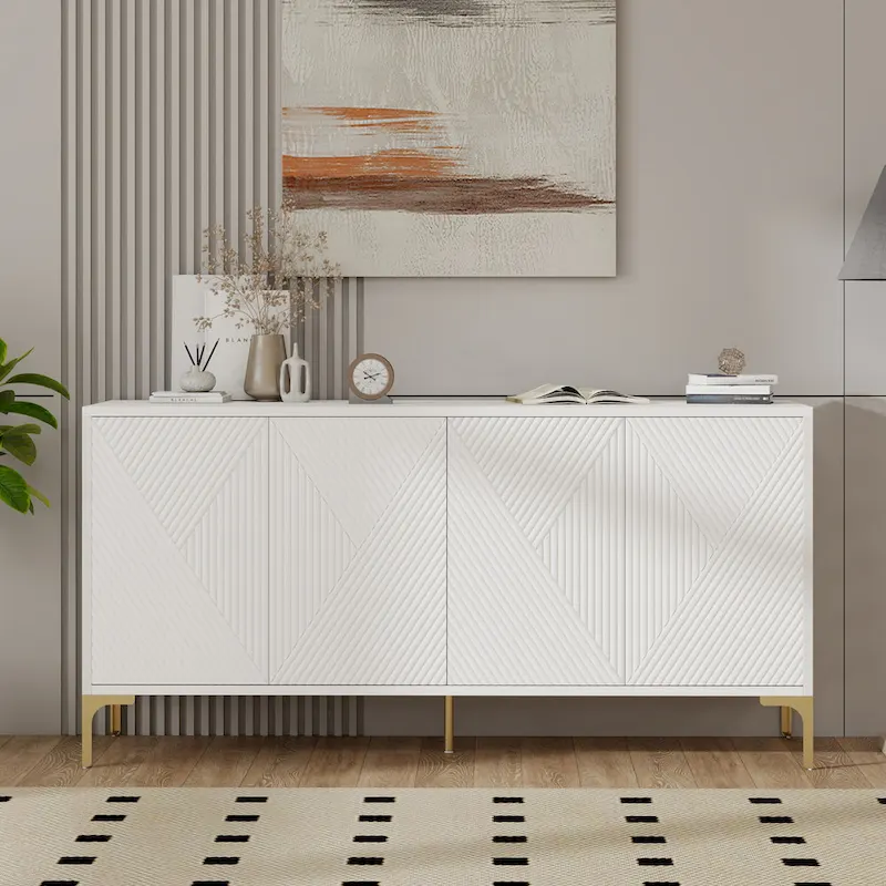 Buffet 4 portes avec panneaux de porte sculptés et étagères réglables