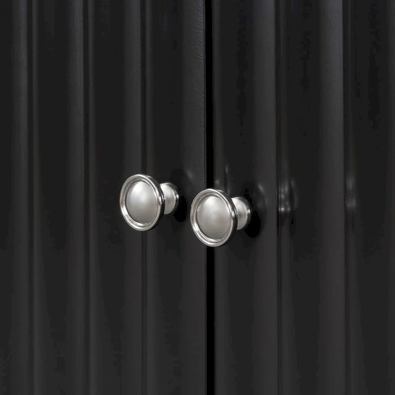 Élégant buffet quatre portes avec portes à motif ondulé