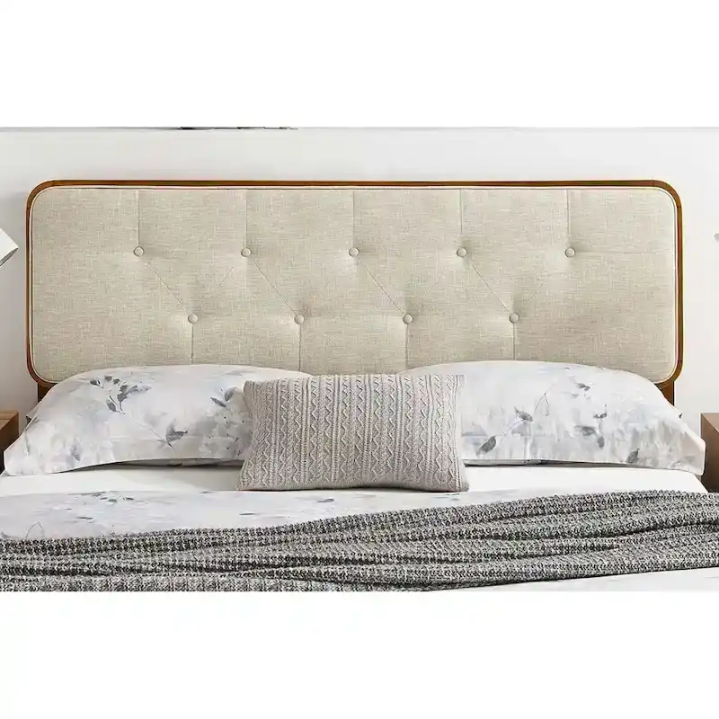 Tête de lit capitonnée en tissu beige traditionnel avec cadre en bois de noyer King size
