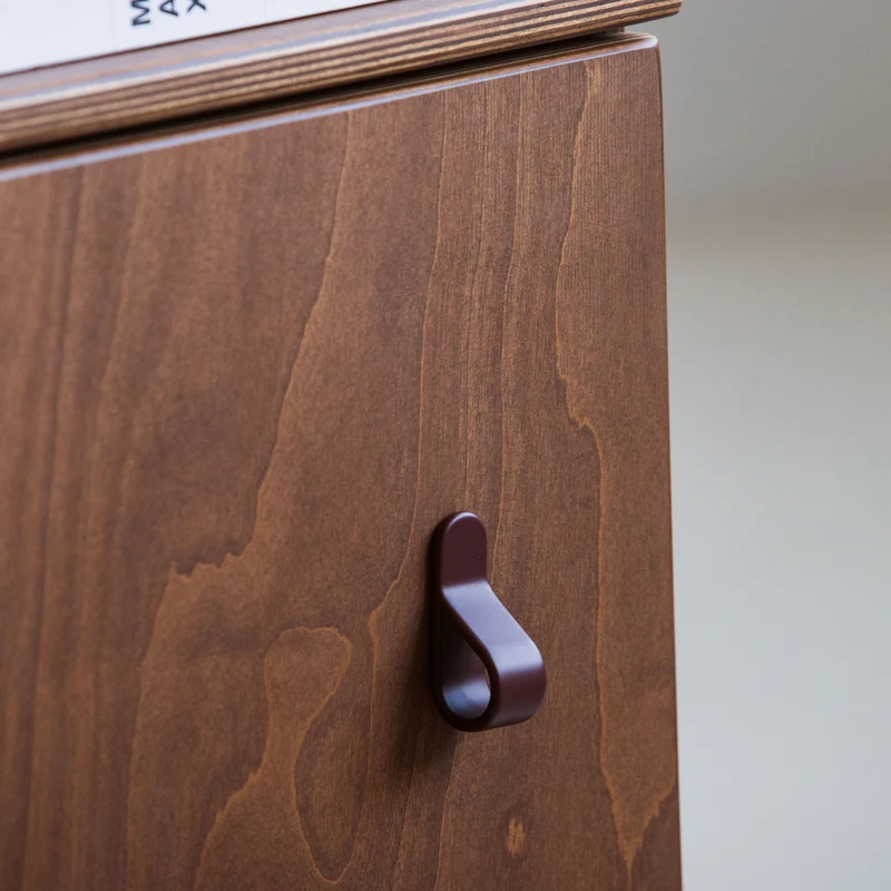Belt knob red
