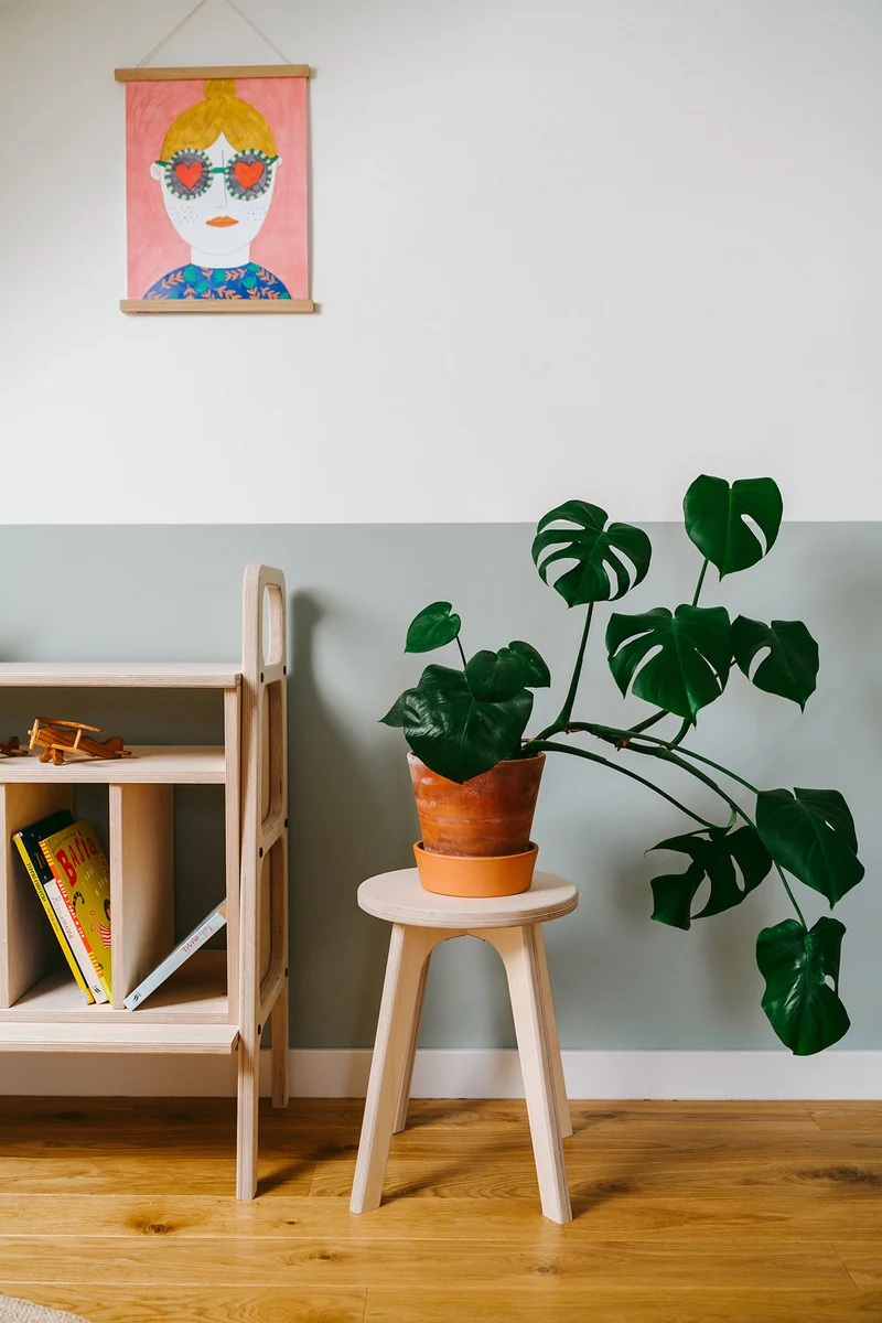 Mid-Century Stool · Round