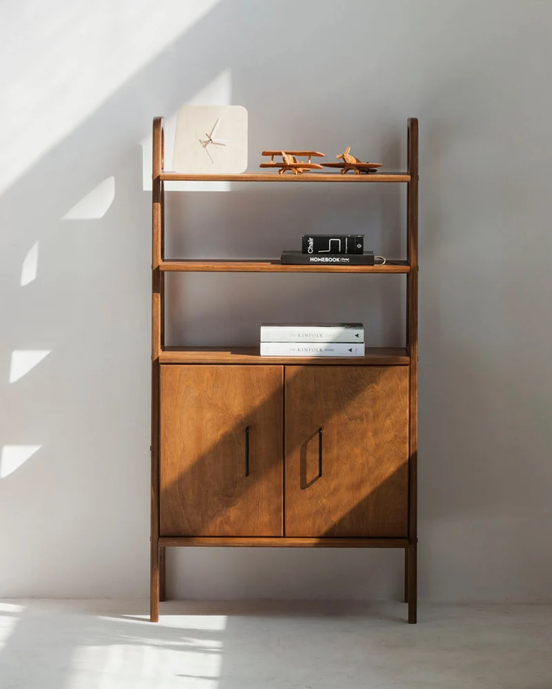 Midi Bookcase with cabinet · 140 cm