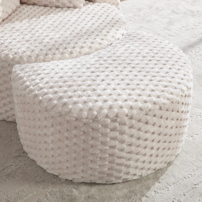 Fauteuil géant beige en fausse fourrure avec pouf assorti en demi-lune FLOATING GOLD PLUS