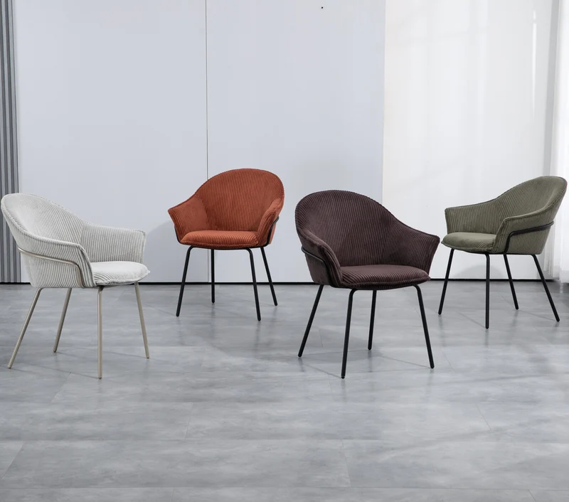 Chaise accoudoirs velours côtelé à grosses côtes gris clair NOMA