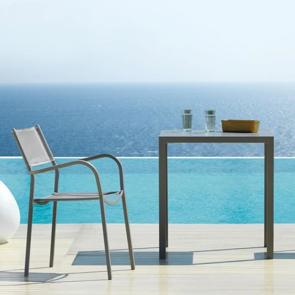 Table repas carré outdoor 80cm métal vert foncé