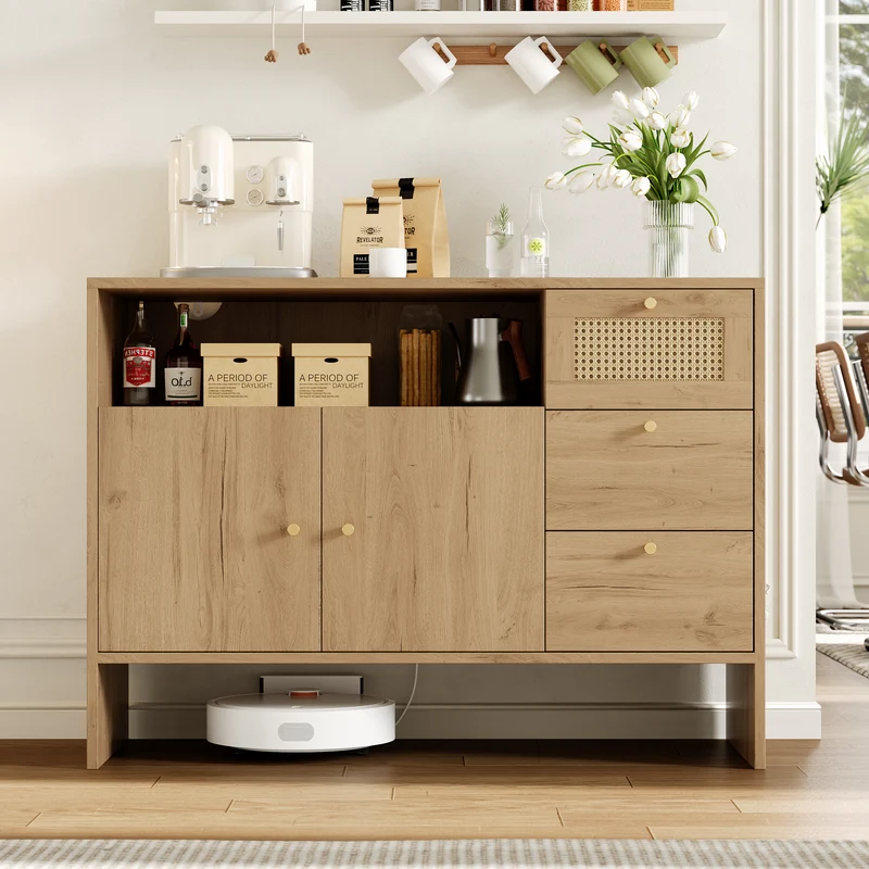 Buffet effet bois naturel avec rotin, portes, tiroirs et poignées dorées 105x40x76cm ALUMINUMPANEL