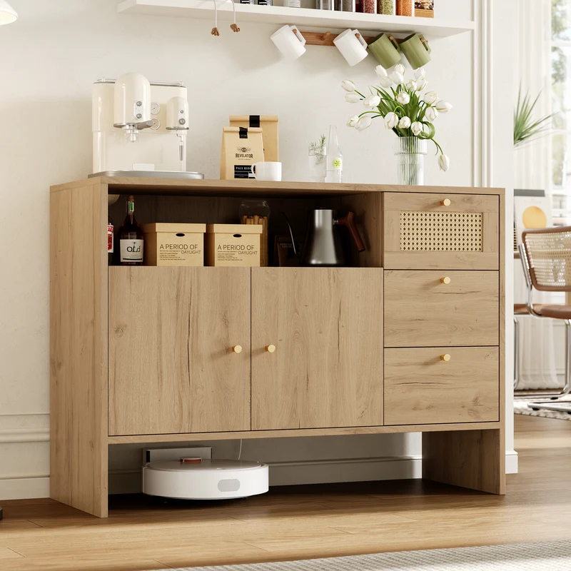 Buffet effet bois naturel avec rotin, portes, tiroirs et poignées dorées 105x40x76cm ALUMINUMPANEL