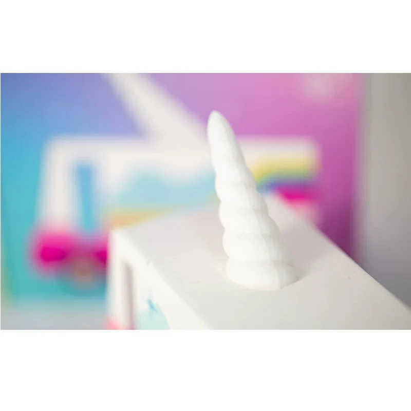 Petit camion de bois - Licorne