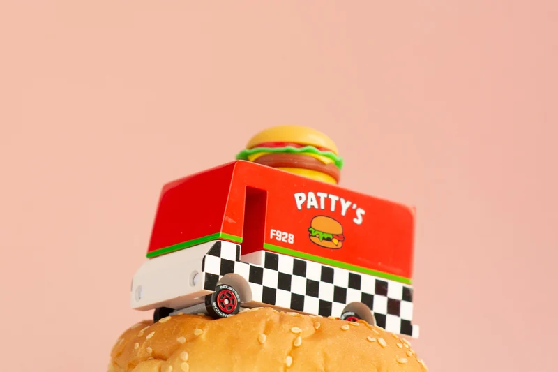 Petit camion de bois - Hamburger
