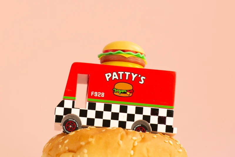Petit camion de bois - Hamburger