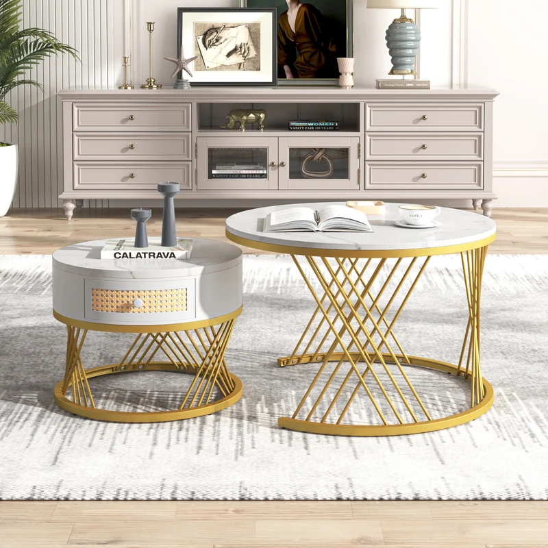 Ensemble de 2 tables basses gigognes rondes effet marbre blanc et rotin EGNIERS WHITE