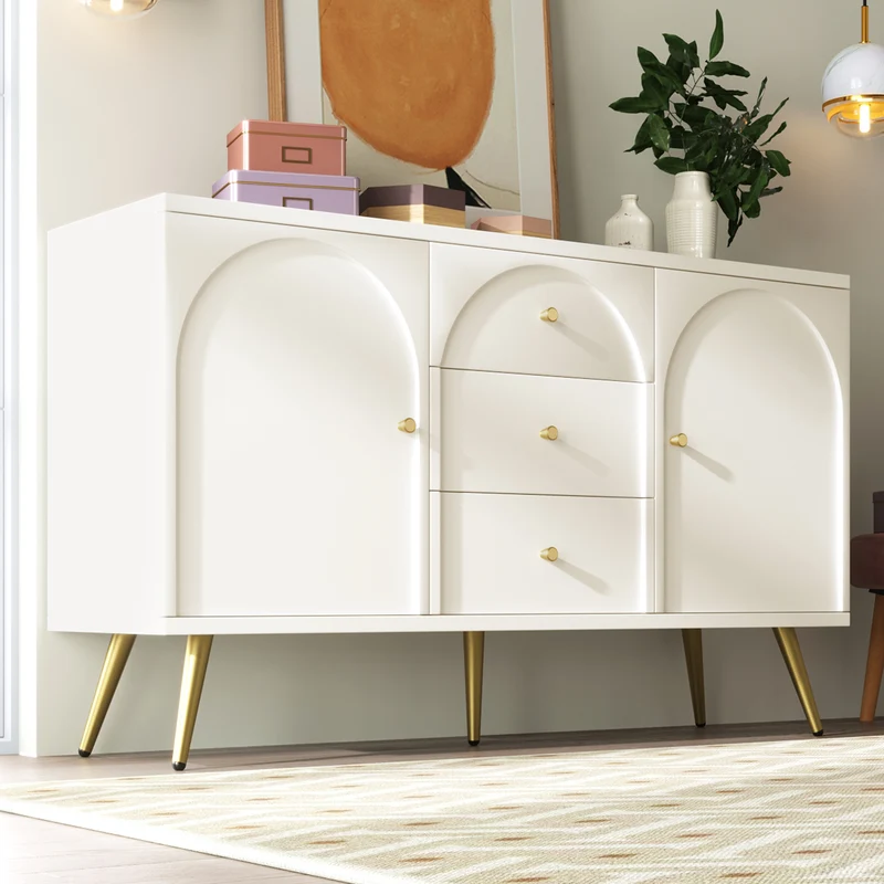Buffet blanc crème 2 portes et 3 tiroirs poignés et pieds dorés H84/L140/P40cm SENPHOS