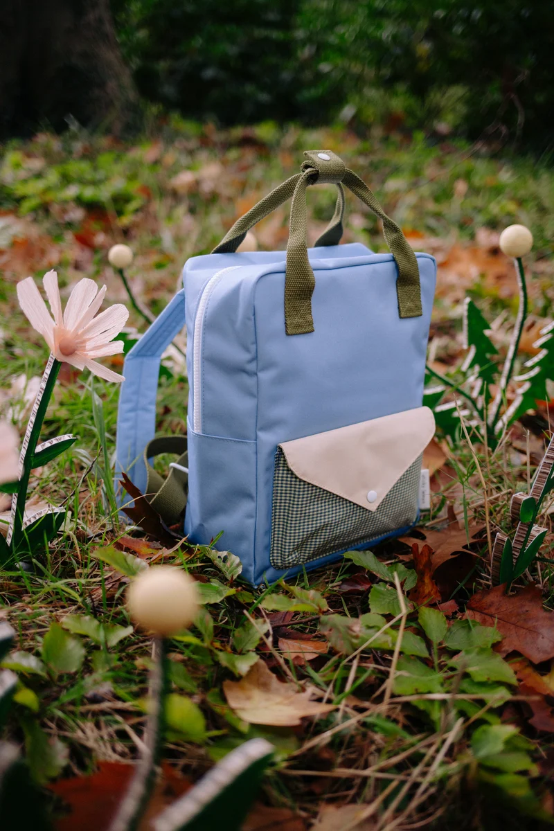 Moyen sac à dos recyclé | Enveloppe - Cloud blue