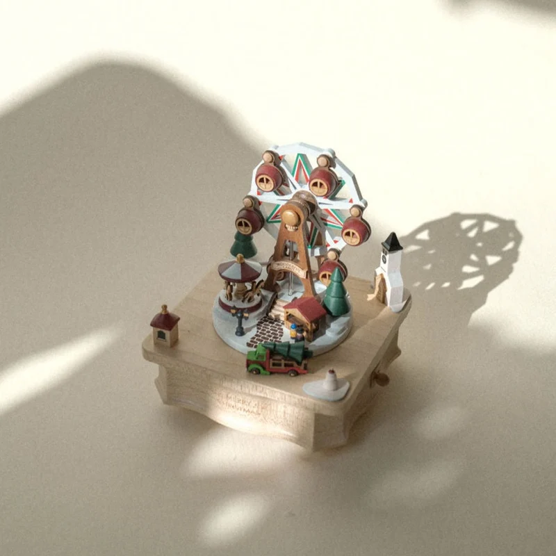 Boite musicale en bois - Christmas market